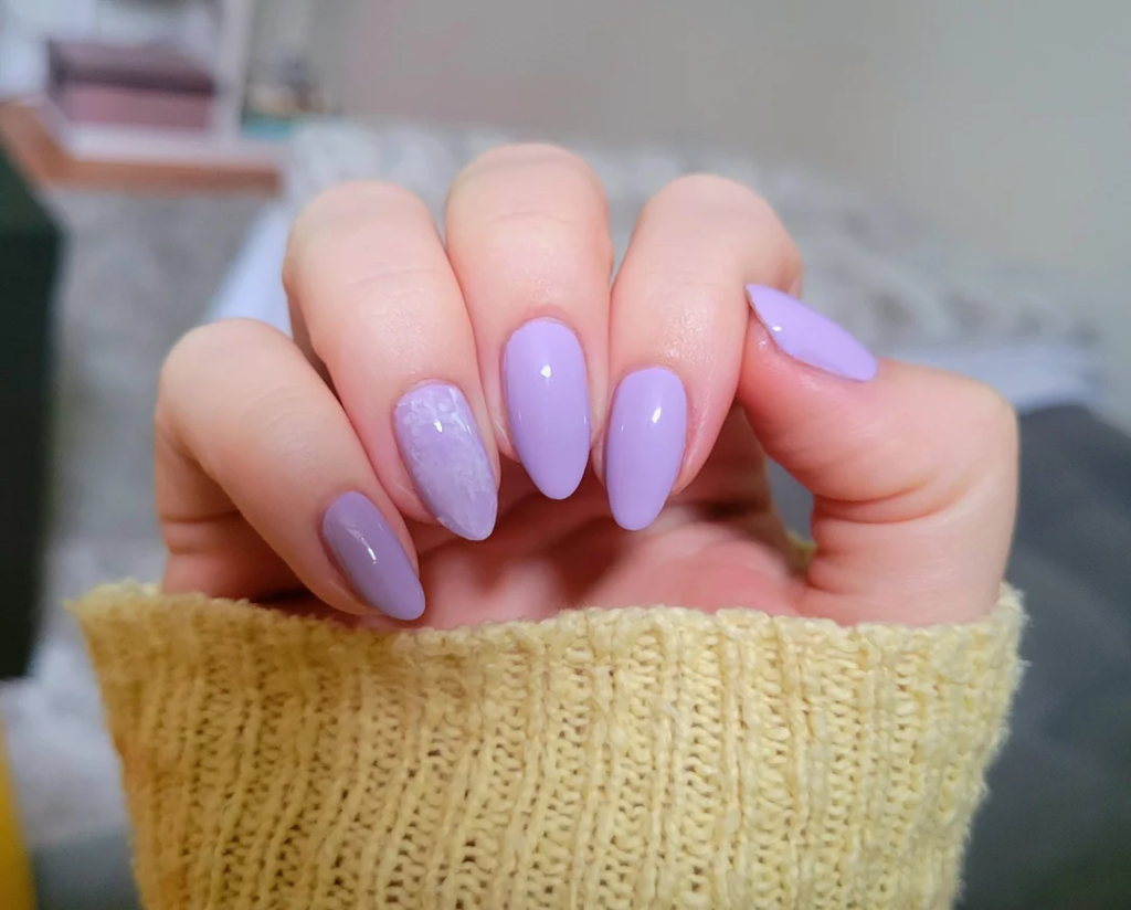 Almond Nails: Complete Guide to the Most Elegant Nail Shape (Designs, Shapes, Trends & Expert Tips) 3 Elegant Almond Nail Ideas