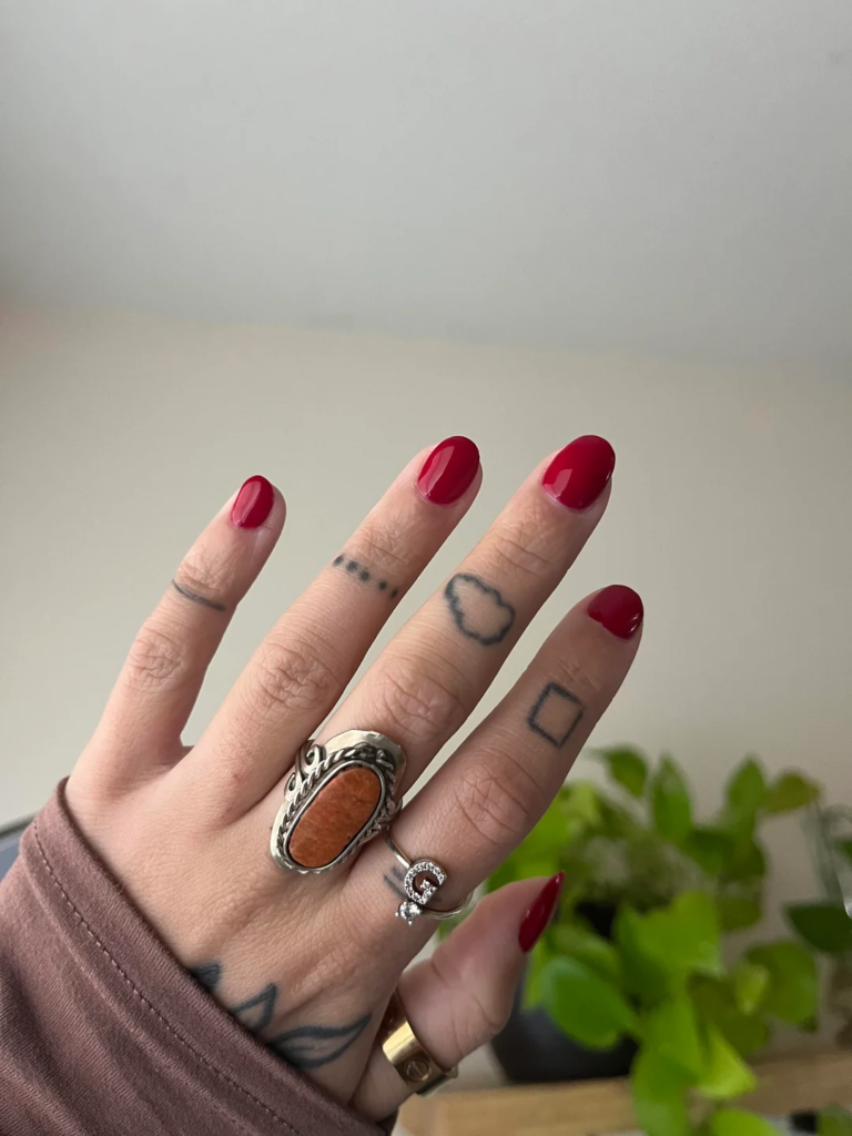 Hybrid Gel Nails: Complete Guide to Polygel & Hybrid Gel Manicures (Benefits, Comparison & Salon Trends) 3 Elegant Hybrid Gel Styles