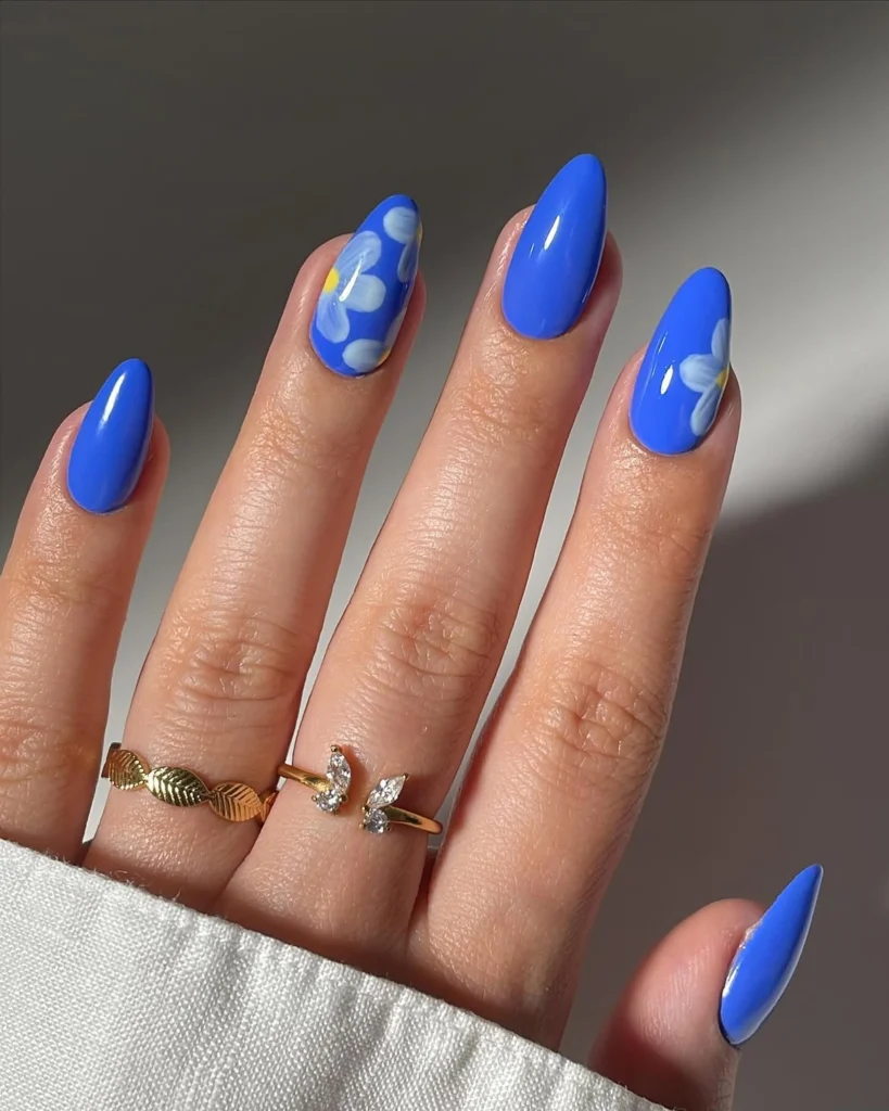 22 Blue Nails Design Ideas You Need to Try for a Chic Manicure 4 Loading...